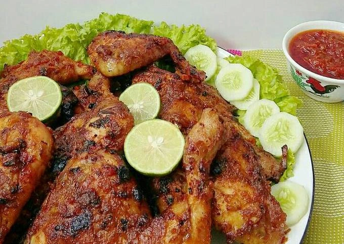 Ayam Bakar Taliwang: Pedas dan Gurih yang Menggoda Selera